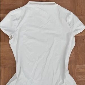 H&M White Short Sleeve Crewneck Tee